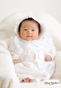 自然な笑顔を最高のタイミングで… 初宮参りドレス撮影 男の子