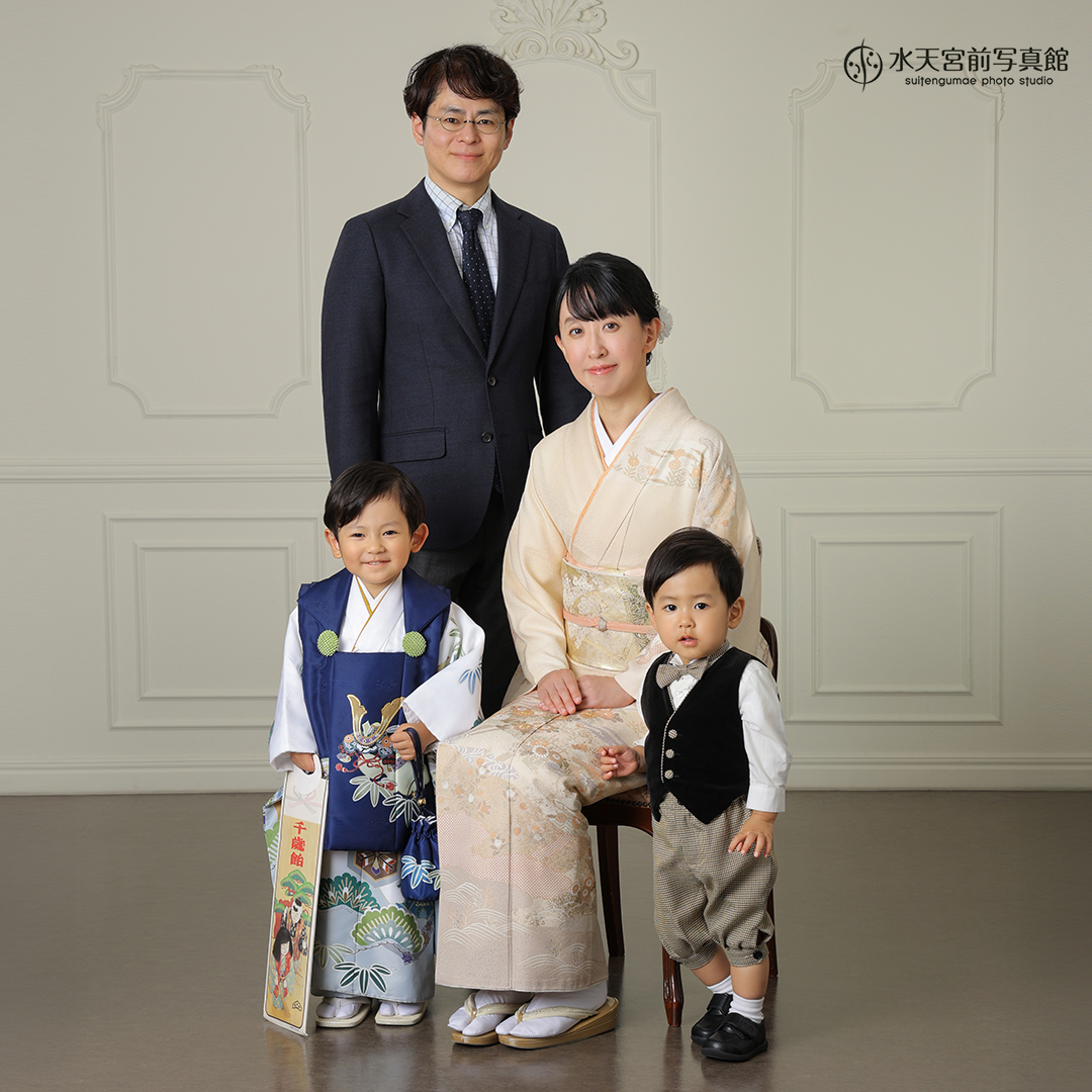 水天宮 3歳】難しいポーズにも気合十分なご主役さま✨ | 初宮参り